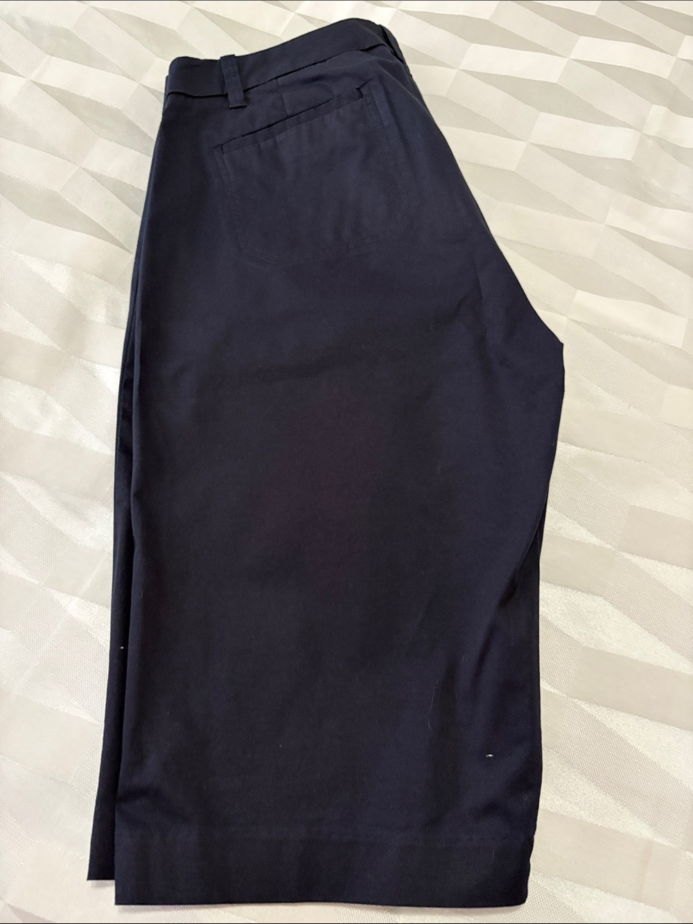 Vince Navy Blue Bermuda Shorts for Women - Picture 2 of 7
